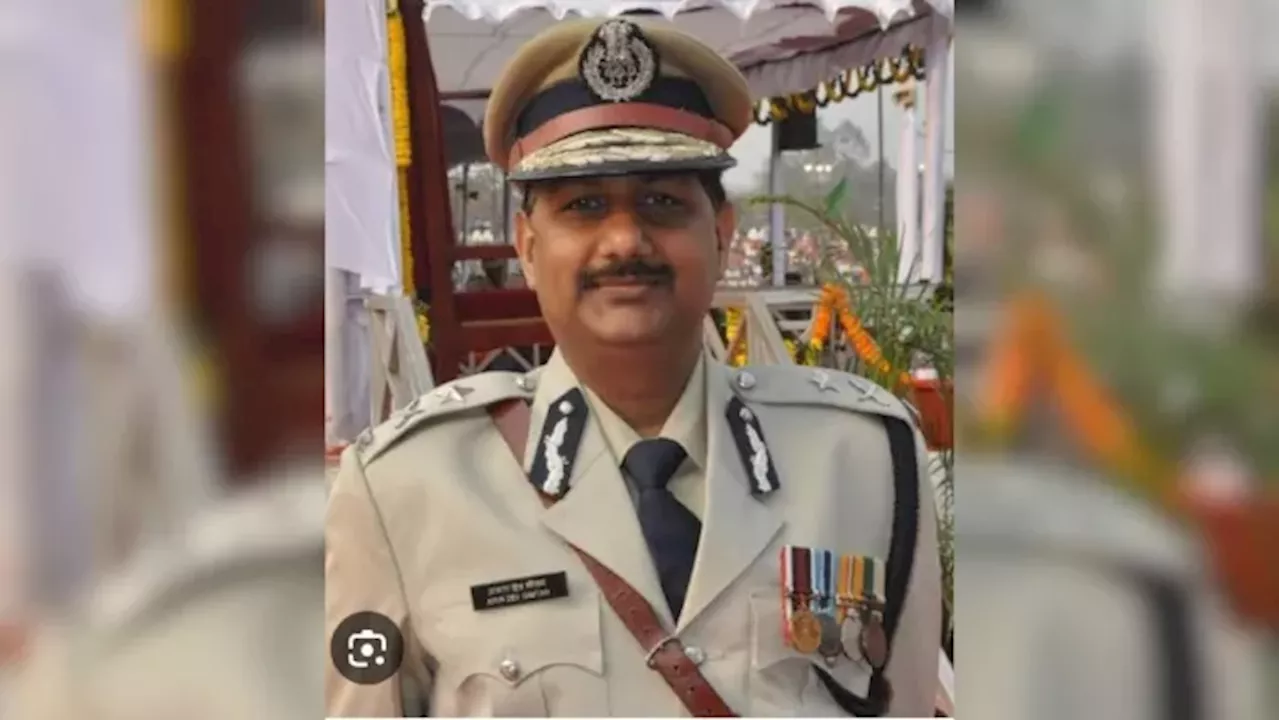 हनुमानजी के भक्त, धनुष-बाण का शौक... छत्तीसगढ़ पुलिस के मुखिया बने IPS अरुणदेव गौतम; यूपी के गांव में मनाया गया जश्न