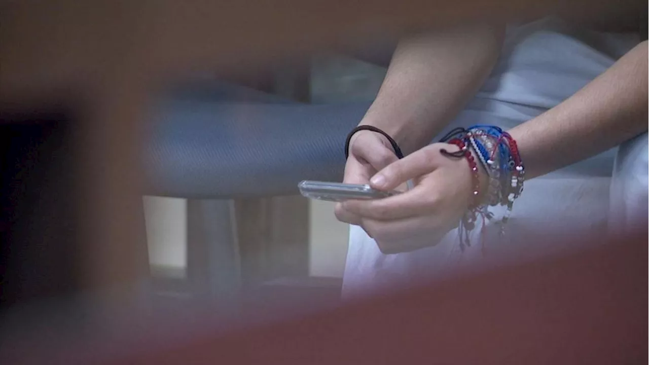 Utah Senate Passes Bill to Mostly Ban Cell Phones in Schools