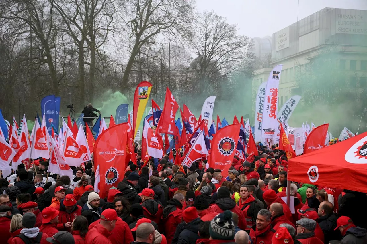 «L'industrie est laminée»: quelques milliers d'ouvriers manifestent près de la Commission européenne