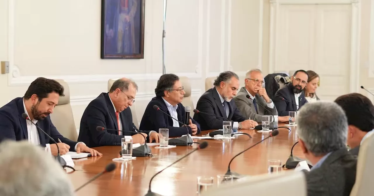 Gustavo Petro lamenta ‘ataque caníbal’ durante la polémica reunión de gabinete televisada