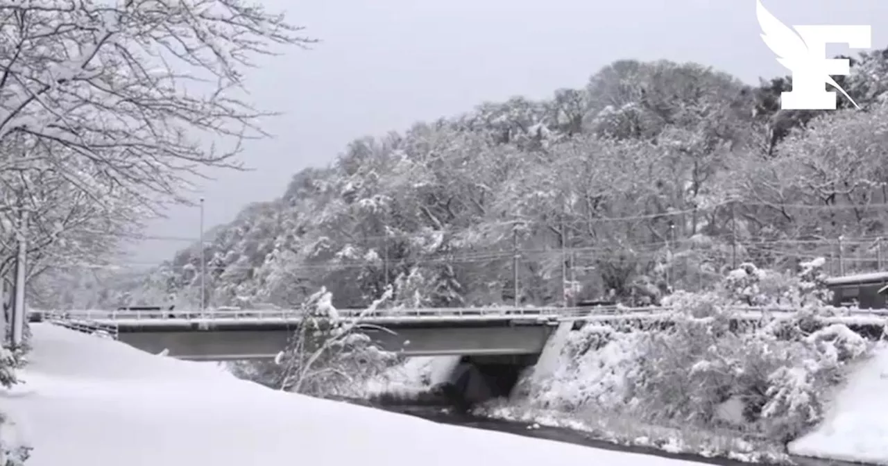 Japon : les images impressionnantes des chutes de neige record à Hokkaido