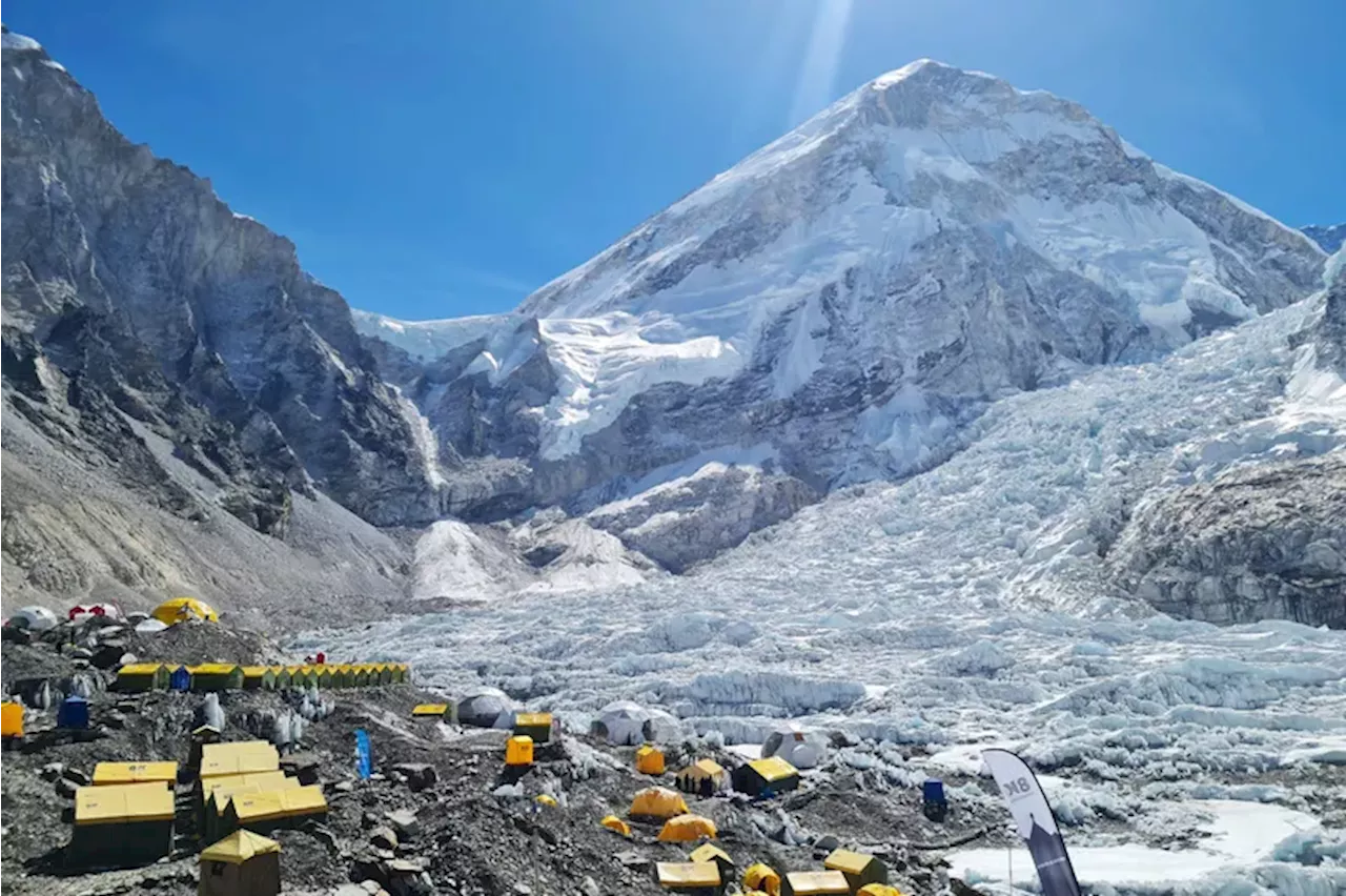 Segini Traif untuk Mendaki Gunung Everest, Harganya Fantastis