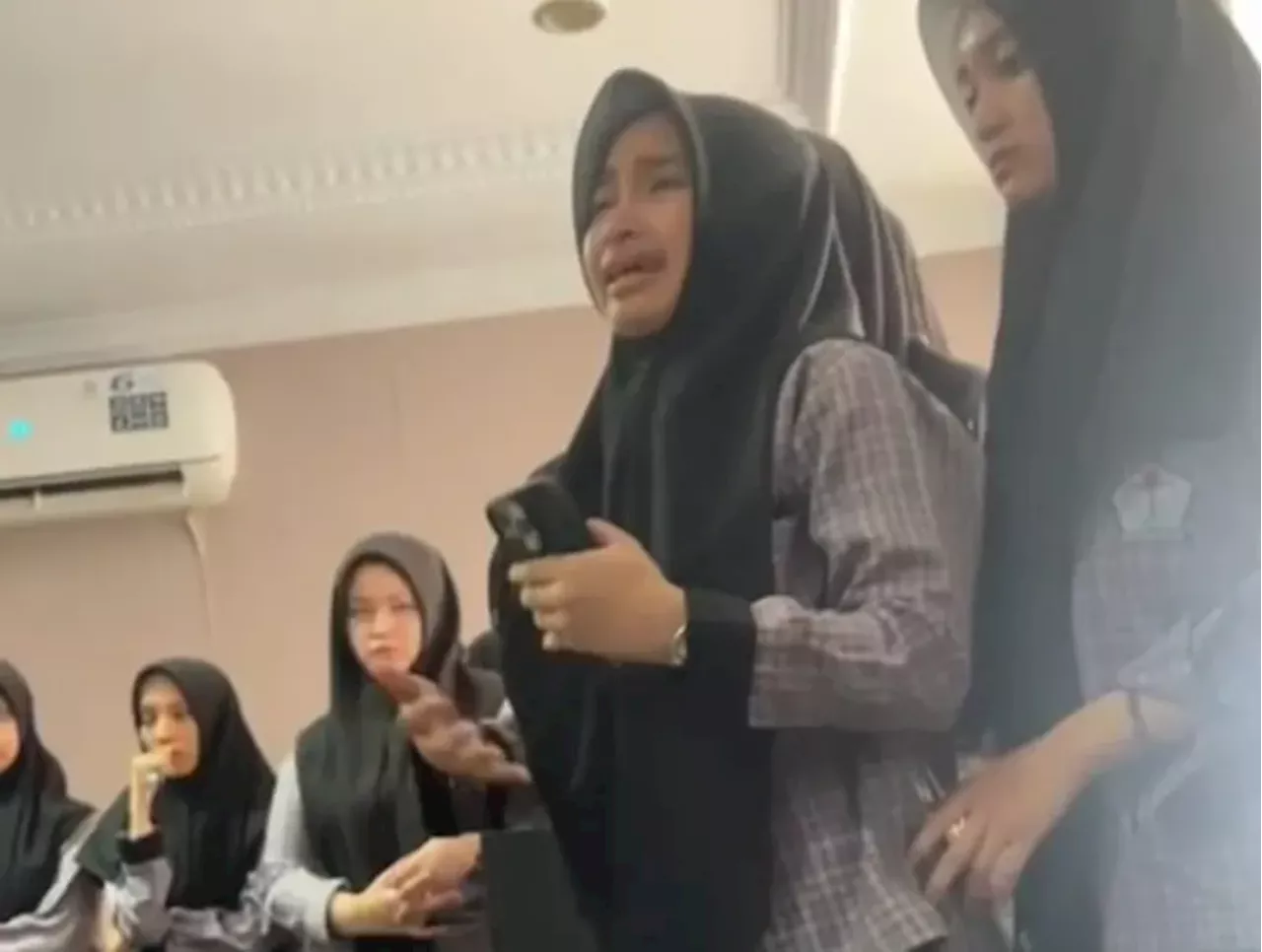 Siswa SMA Negeri 17 Makassar Terancam Gagal Kuliah, Sekolah Terlambat Isi Data ke PDSS