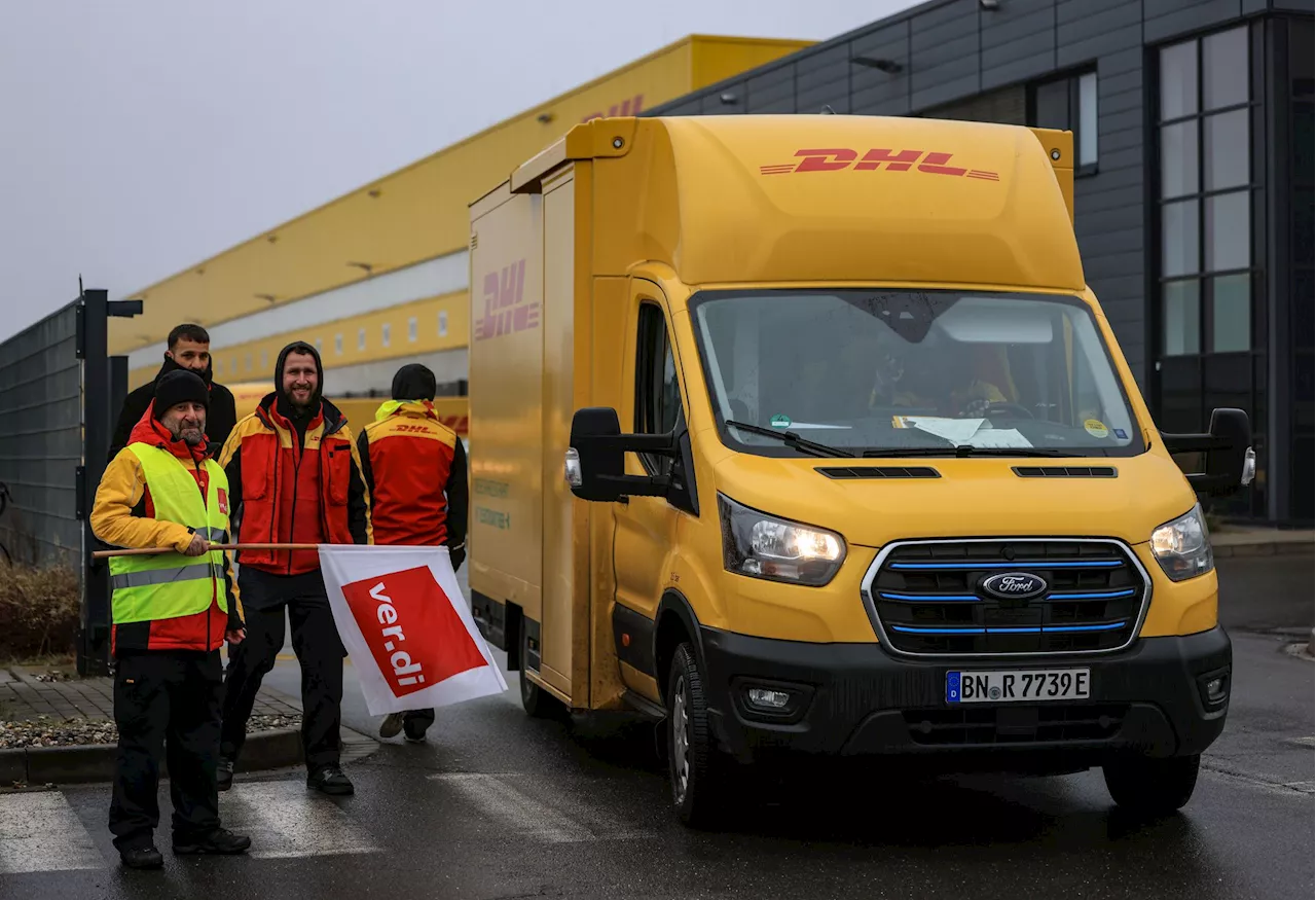 Warnstreik bei der Deutschen Post: Mehr Geld und bessere Arbeitsbedingungen fordern Verdi