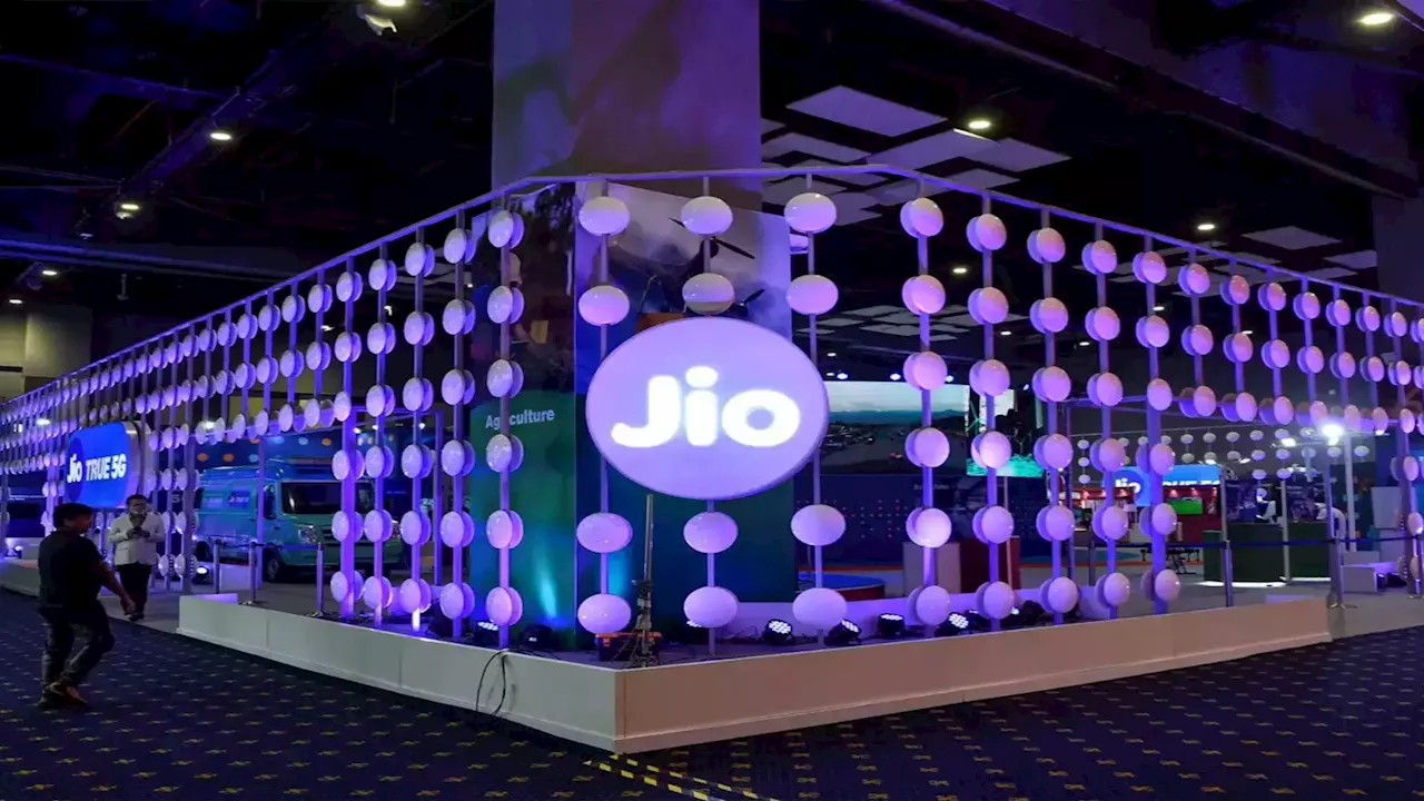 Jio के ये सालाना प्लान्स आपको परेशानी से बचाएंगे