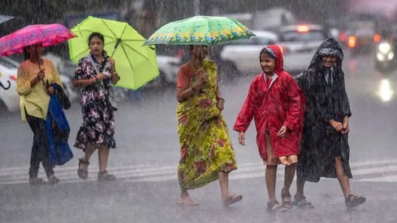 हिमालय से लेकर मैदानी इलाकों में मौसम में उतार-चढ़ाव, कई राज्यों में बारिश