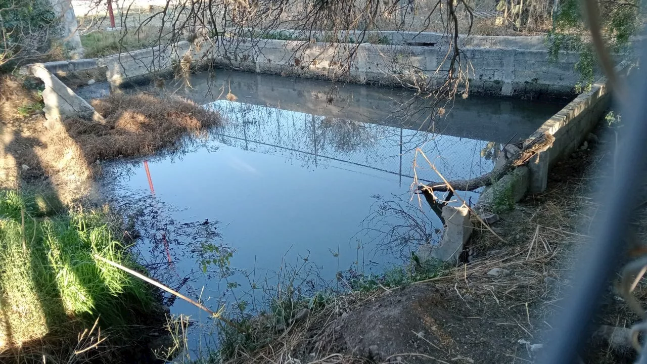 Aguas negras a cielo abierto en Pueblo Nuevo, San José Iturbide