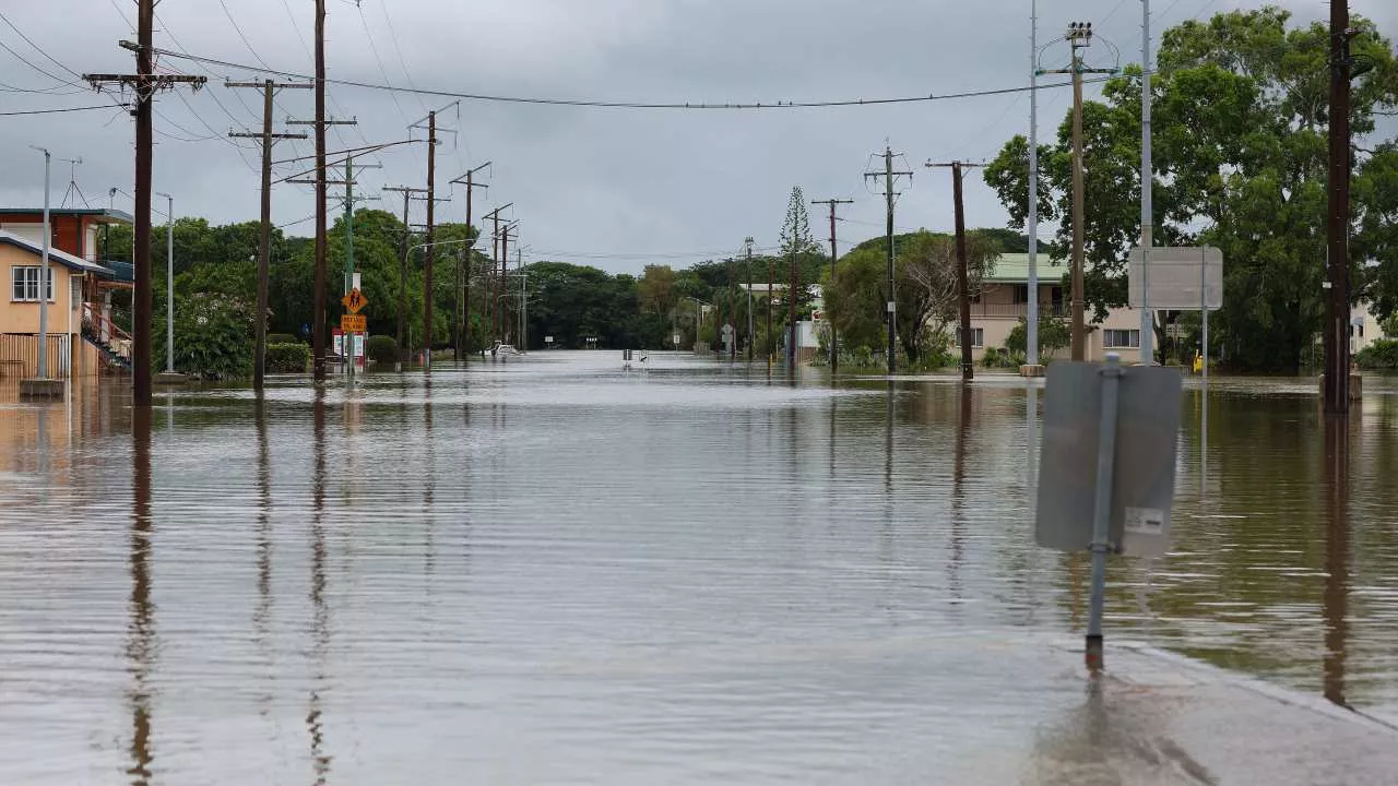 ‘Disgusted’: Police slam looters targeting homes in flood hit North Qld