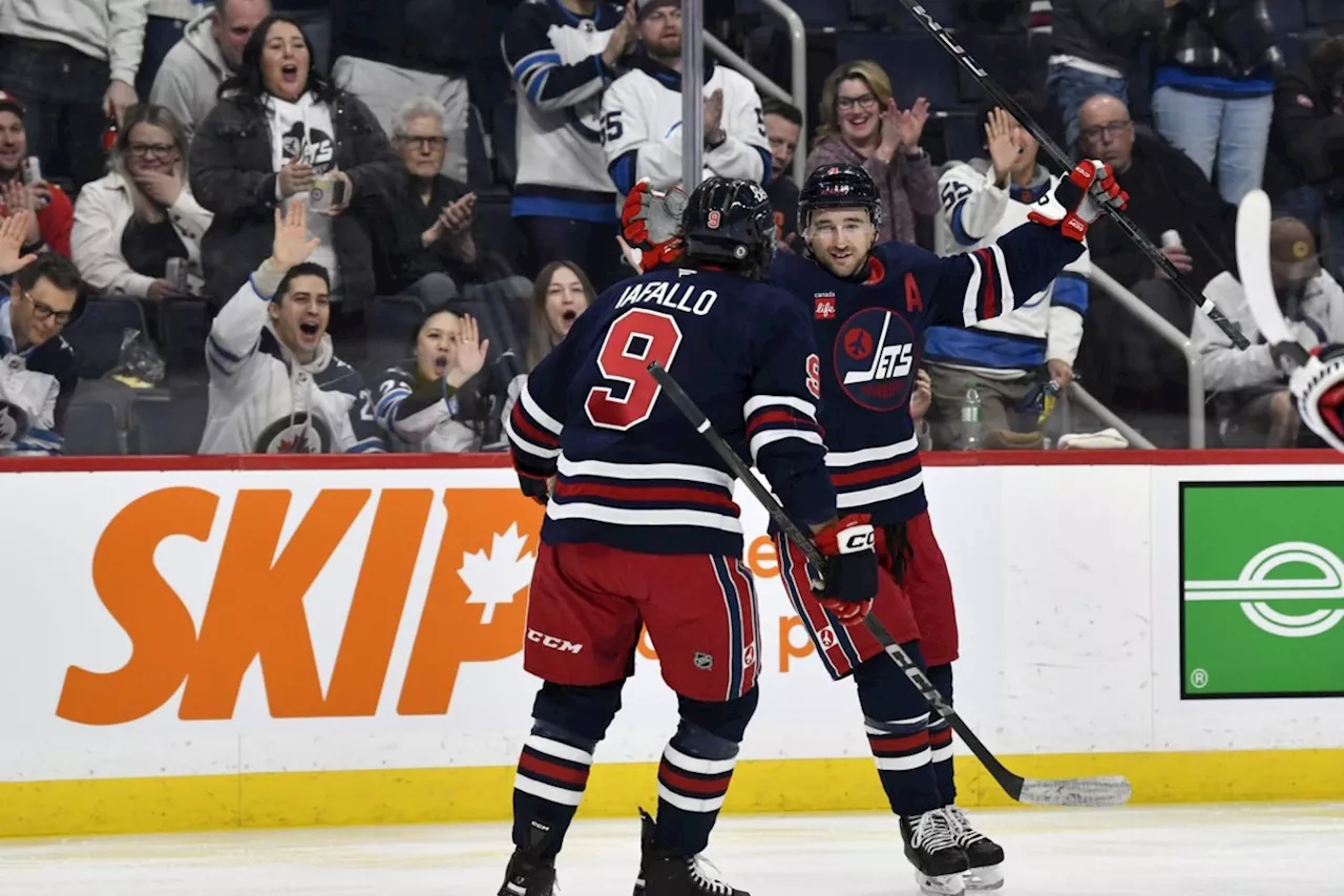 Comrie nets shutout, Jets beat Hurricanes 3-0 for seventh straight win