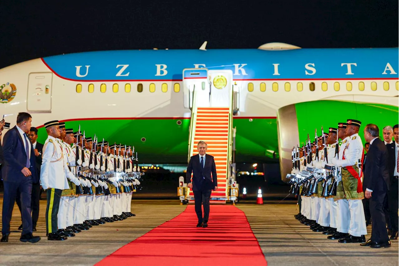 Uzbekistan President Mirziyoyev Receives Official Welcome in Malaysia