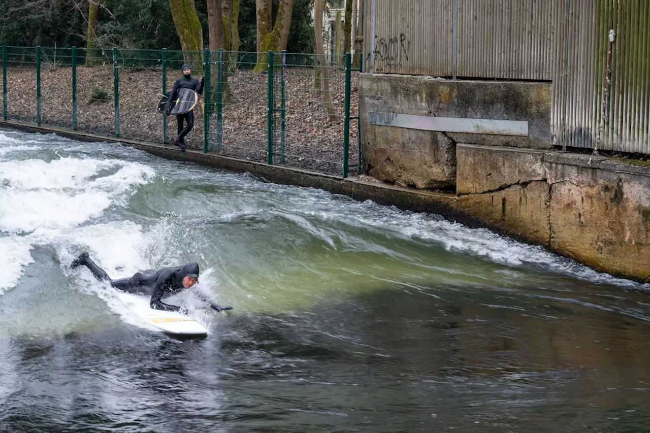 Zaun behindert Surfer am Eisbach