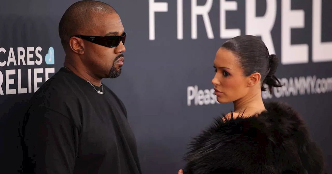 Vestido Transparente: Bianca Cestori Aparentemente Cedeu à Pressão de Kanye West no Grammy