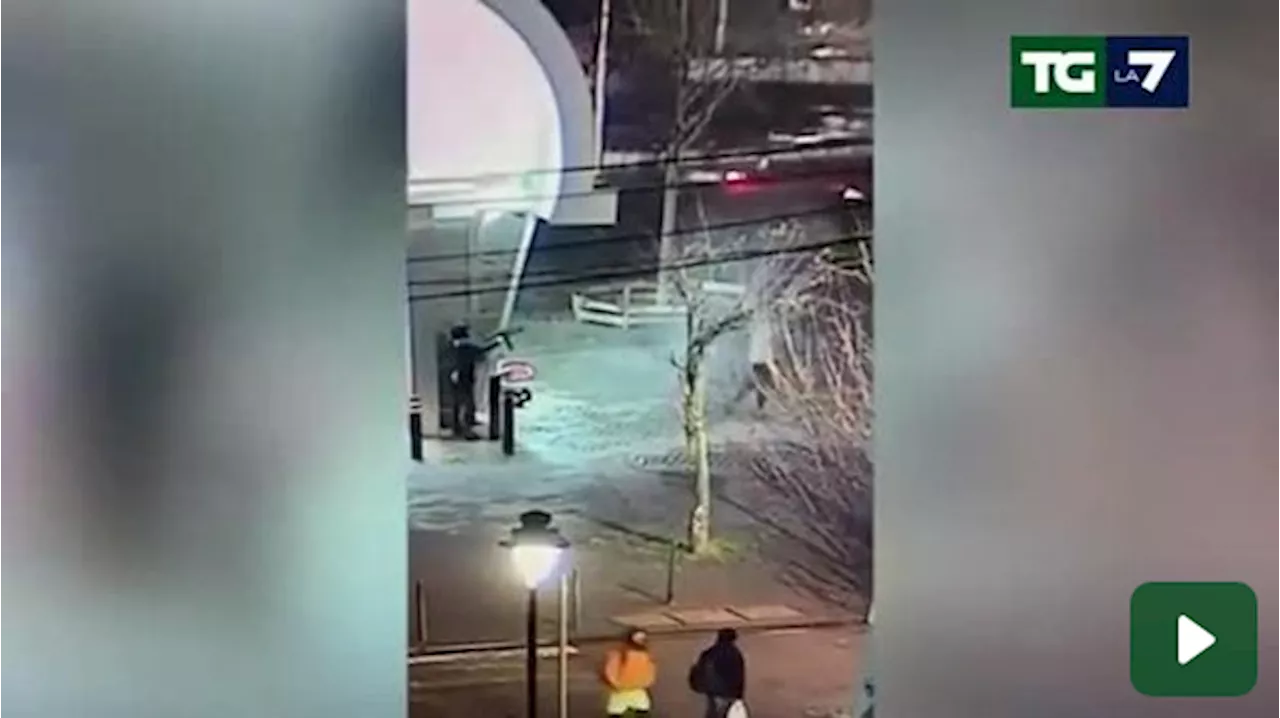 Sparatoria a Bruxelles, bloccata la metro