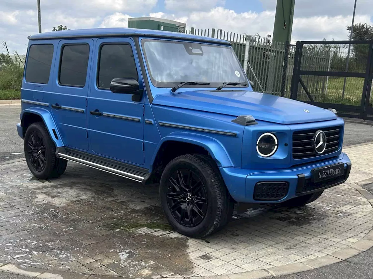 WATCH: Mercedes G-Wagon shows ‘Raygun’ how to breakdance