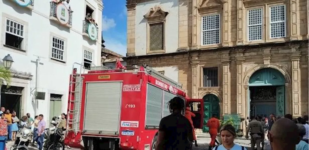 Turista morre em desabamento parcial do teto da Igreja e Convento de São Francisco em Salvador