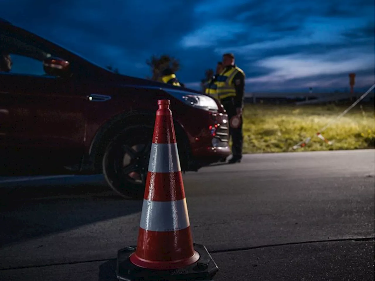 Bundespolizei nimmt zwei Migranten in Zurückweisungshaft