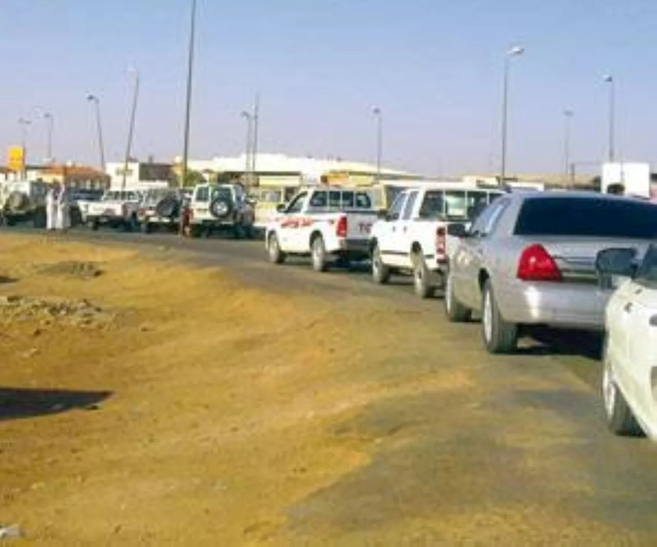 «شريطية» يستعينون بكبار السن للاحتيال وبيع المركبات