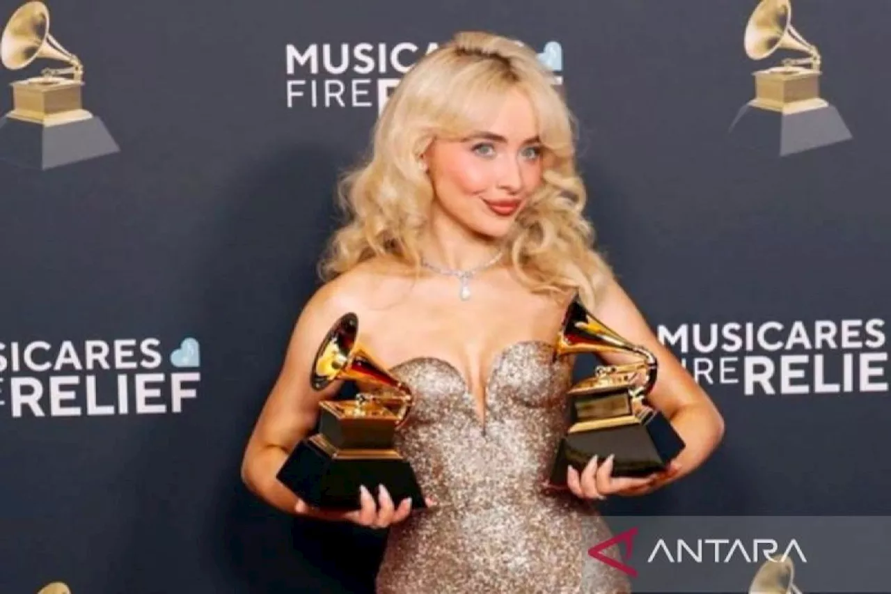 Sabrina Carpenter Rilis Edisi Deluxe 'Short n' Sweet' Berkolaborasi dengan Dolly Parton