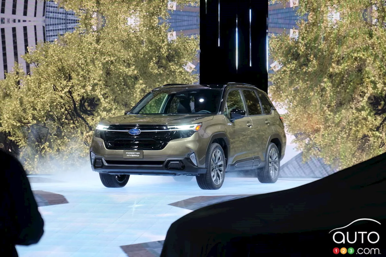 Subaru Unveils Forester and Crosstrek e-Boxer Hybrids at Chicago Auto Show