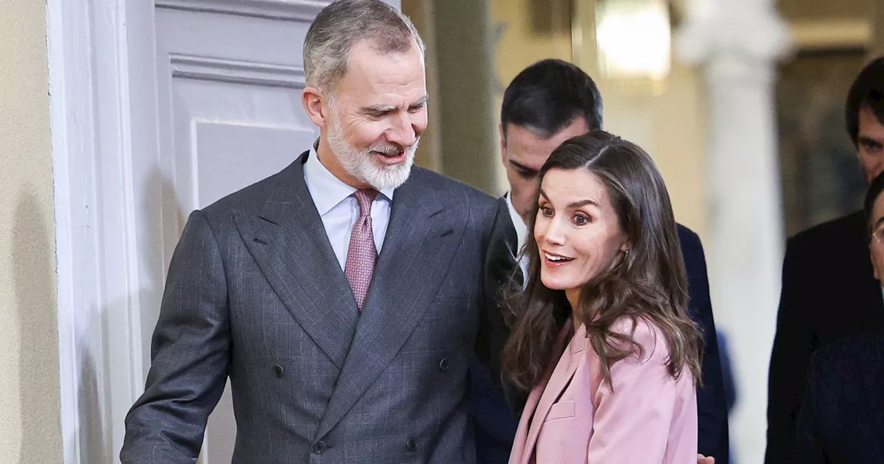 Letizia & Felipe von Spanien flirten und tuscheln