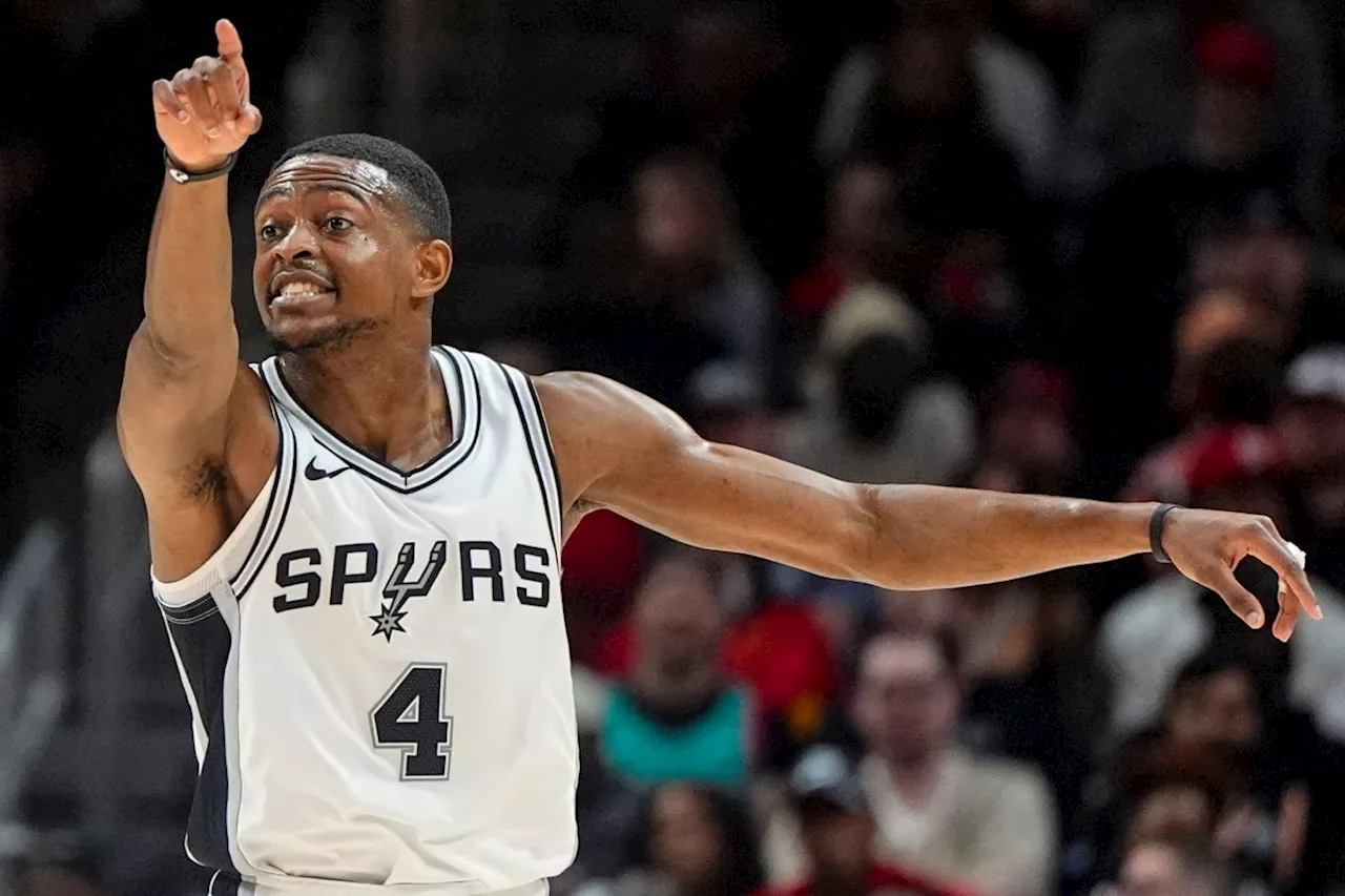 Fox makes successful debut with Spurs as Wembanyama's point guard