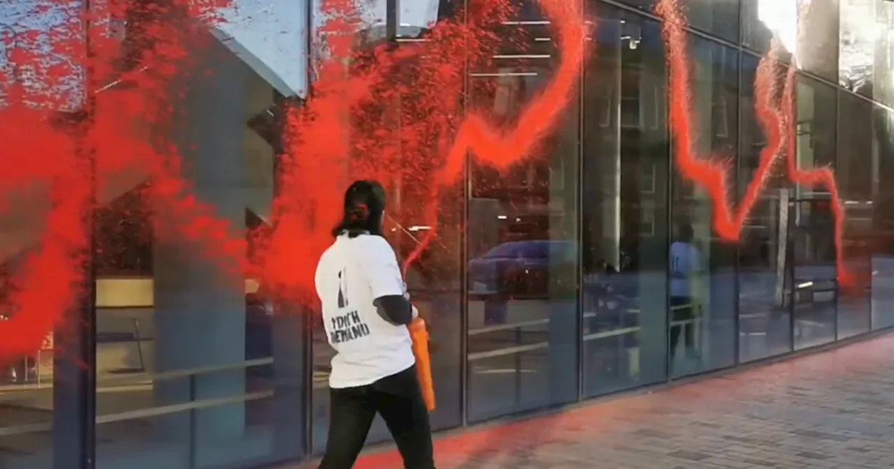 Pro-Palestine Activists Target Glasgow University in Red Paint Protest