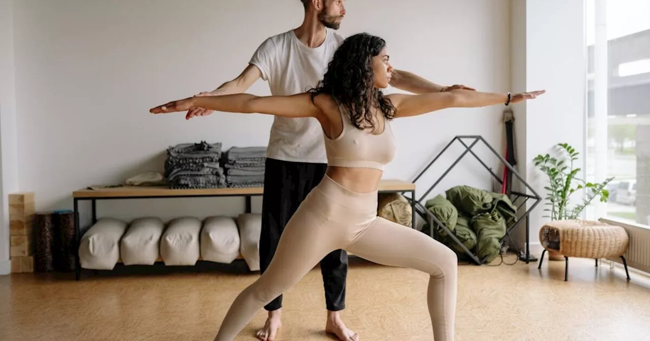 Lo Yoga Beneficia Non Solo il Corpo Ma Anche la Mente