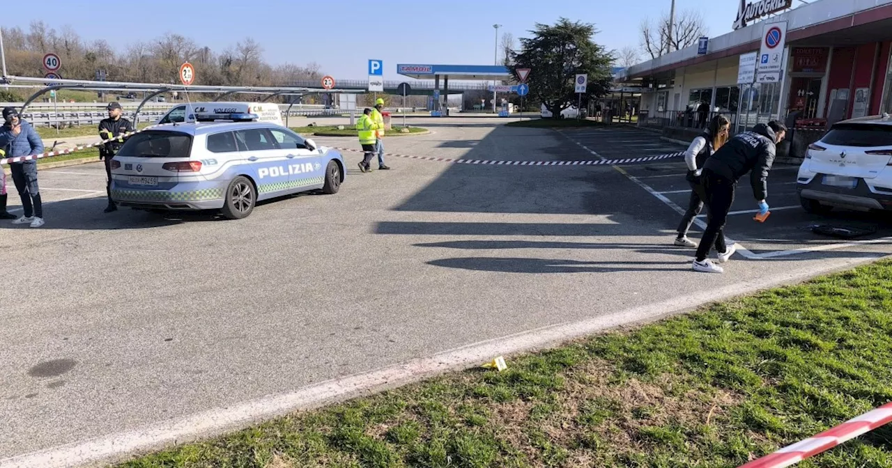 Aggressione a due agenti di polizia dopo un furto: sparo e ferito