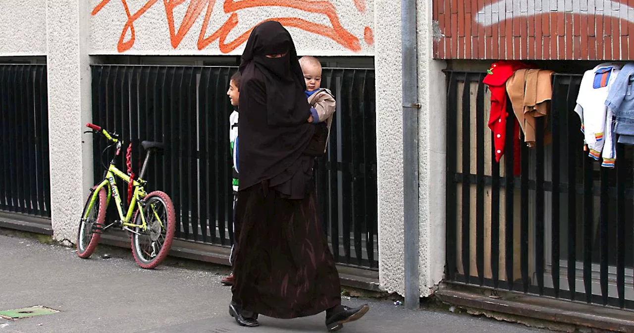 Niqab nelle scuole italiane: la legge già prevede il volto scoperto