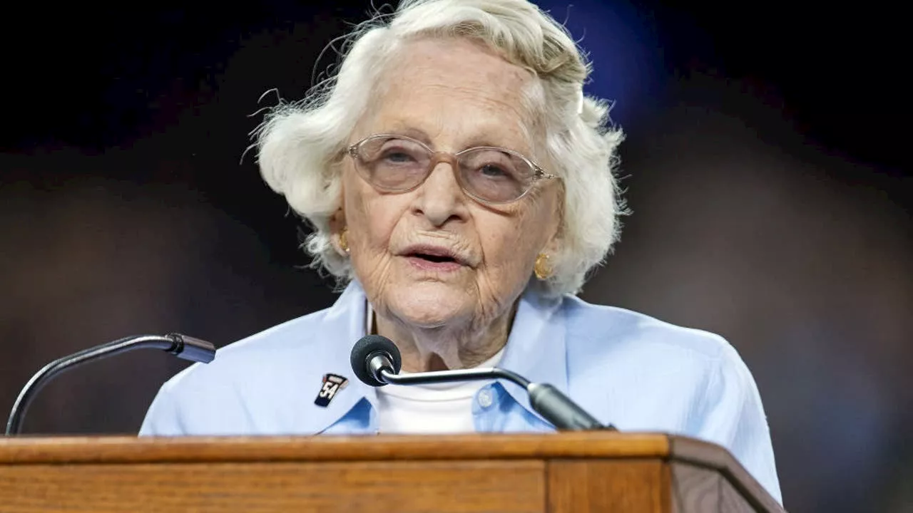 How the NFL and other sports pillars reacted to Chicago Bears' owner Virginia McCaskey's passing