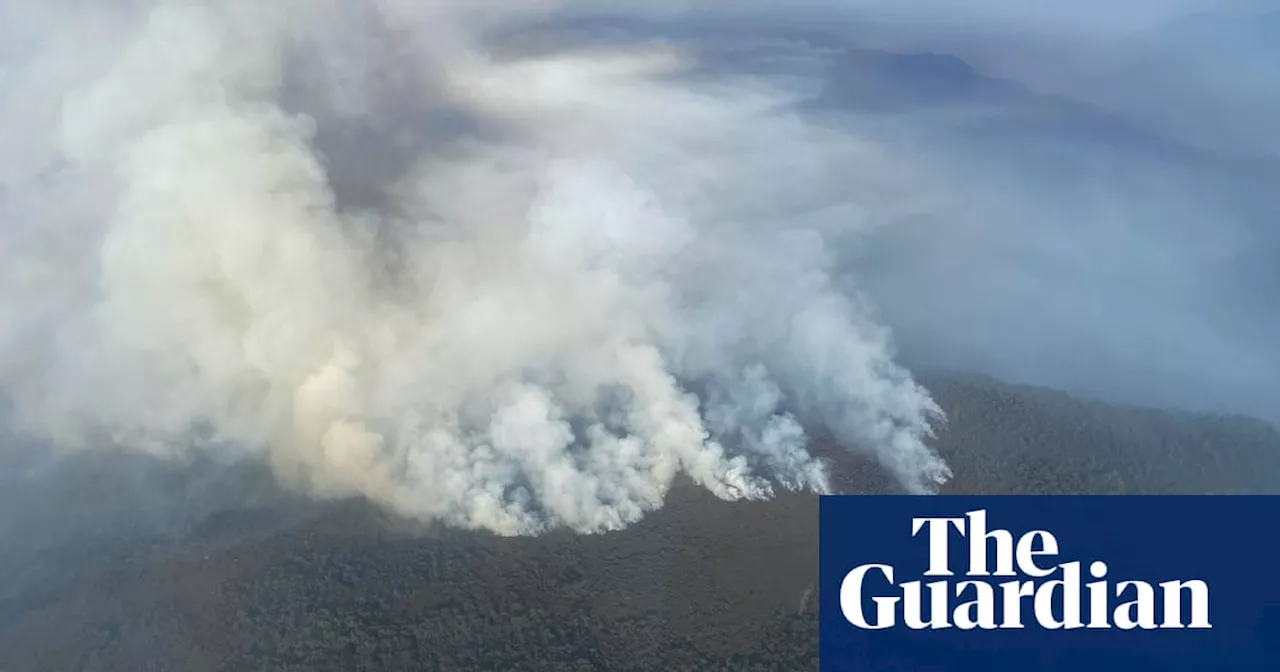 Tasmania Fires Force Overland Track Closure, Warnings Issued for West Coast Towns