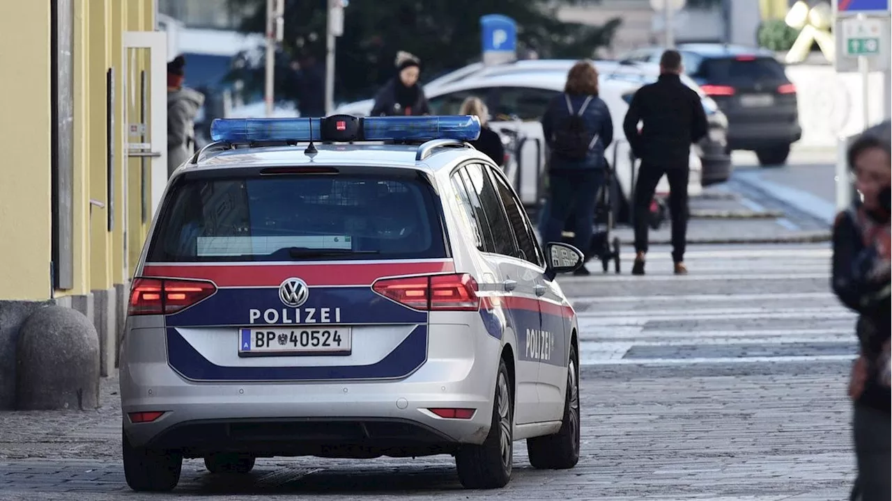 Polizei sucht Fahrzeuglenker - Mann fuhr 17-Jährige an und brachte sie zur Schule