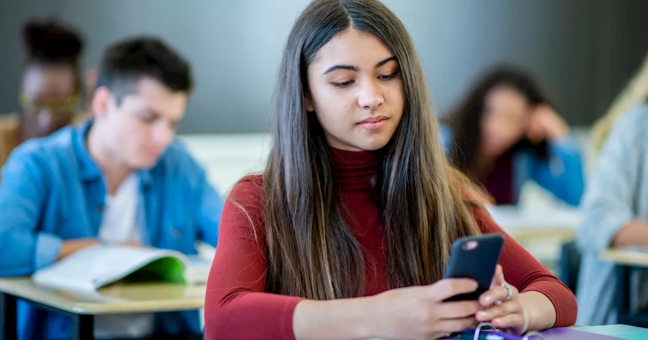 The Digital Dilemma: Teen Smartphone Use in Schools