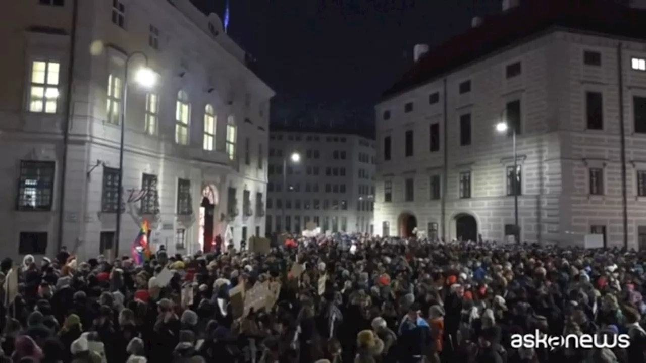 'Nonne contro destre', protesta in Austria contro i negoziati governo