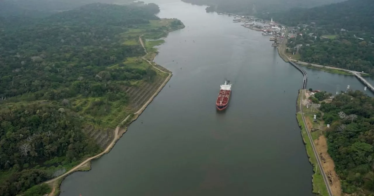 Canal de Panamá niega que buques de EU puedan transitar sin tarifas