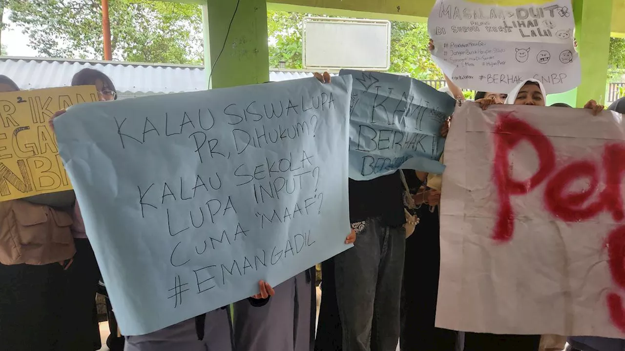 Siswa SMKN 1 Depok Protes Aksi Aksi Protes Aksi Protes Aksi Protes Aksi Protes