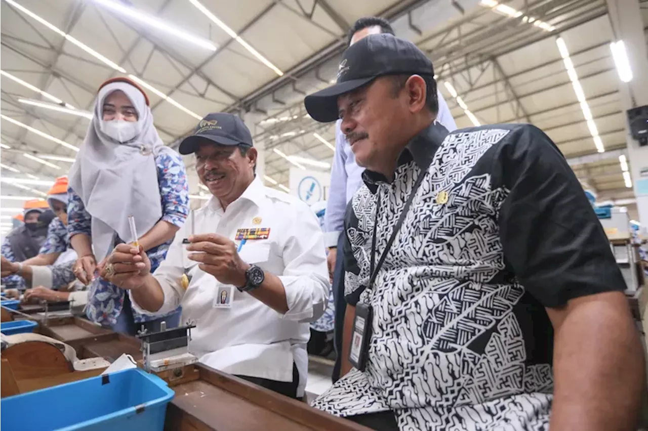 Pj Gubernur Jateng Tekankan Upaya Iklim Usaha Kondusif untuk Kesejahteraan Masyarakat