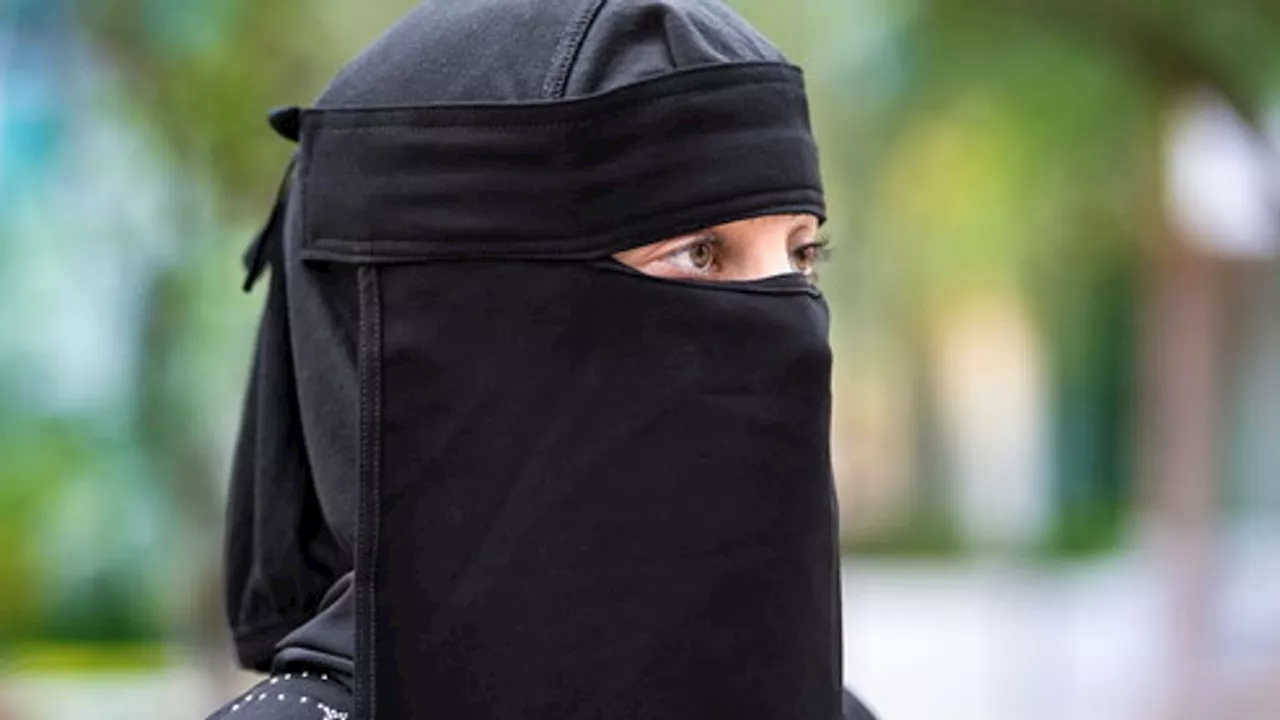 Il niqab a scuola: Valditara con il Garante per l'Infanzia