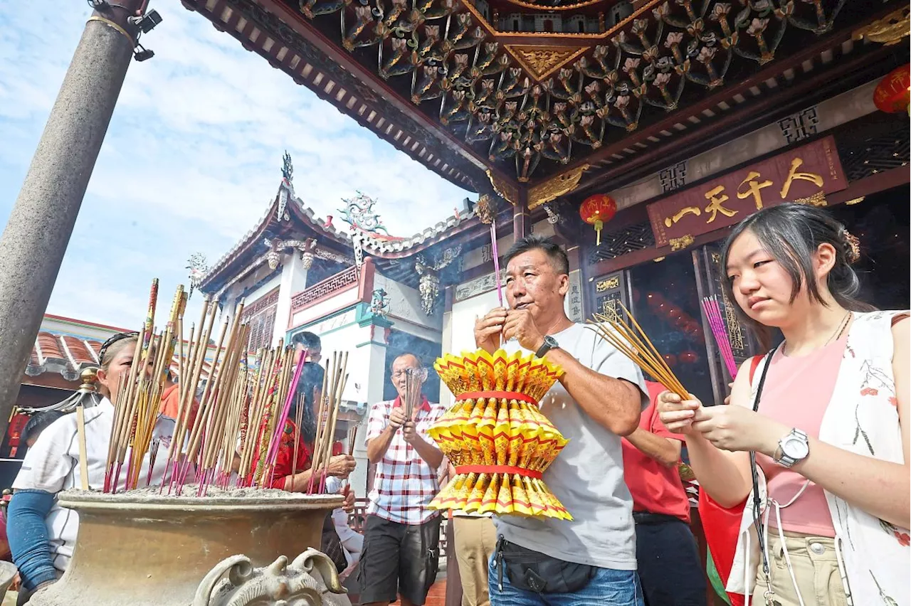 Jade Emperor's Birthday: A Celebration Marred by Litter and Alms