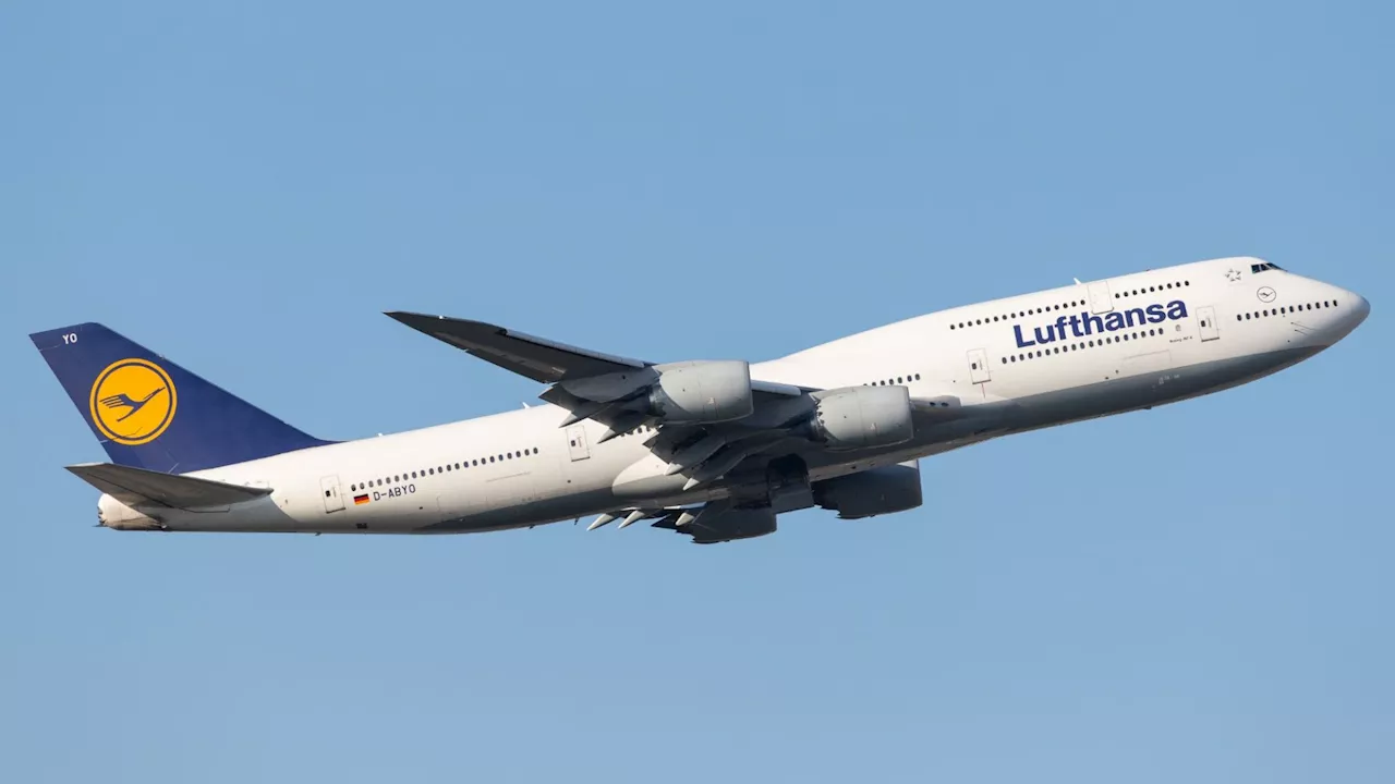 Pilot Faints Mid-Flight, Forcing 747 to Turn Around