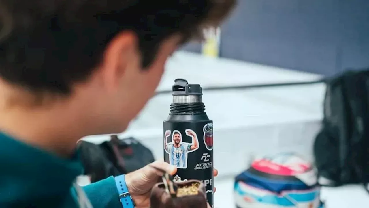 El argentino Gustavo Menezes prueba un monoplaza Alpine y se ve tomando mate