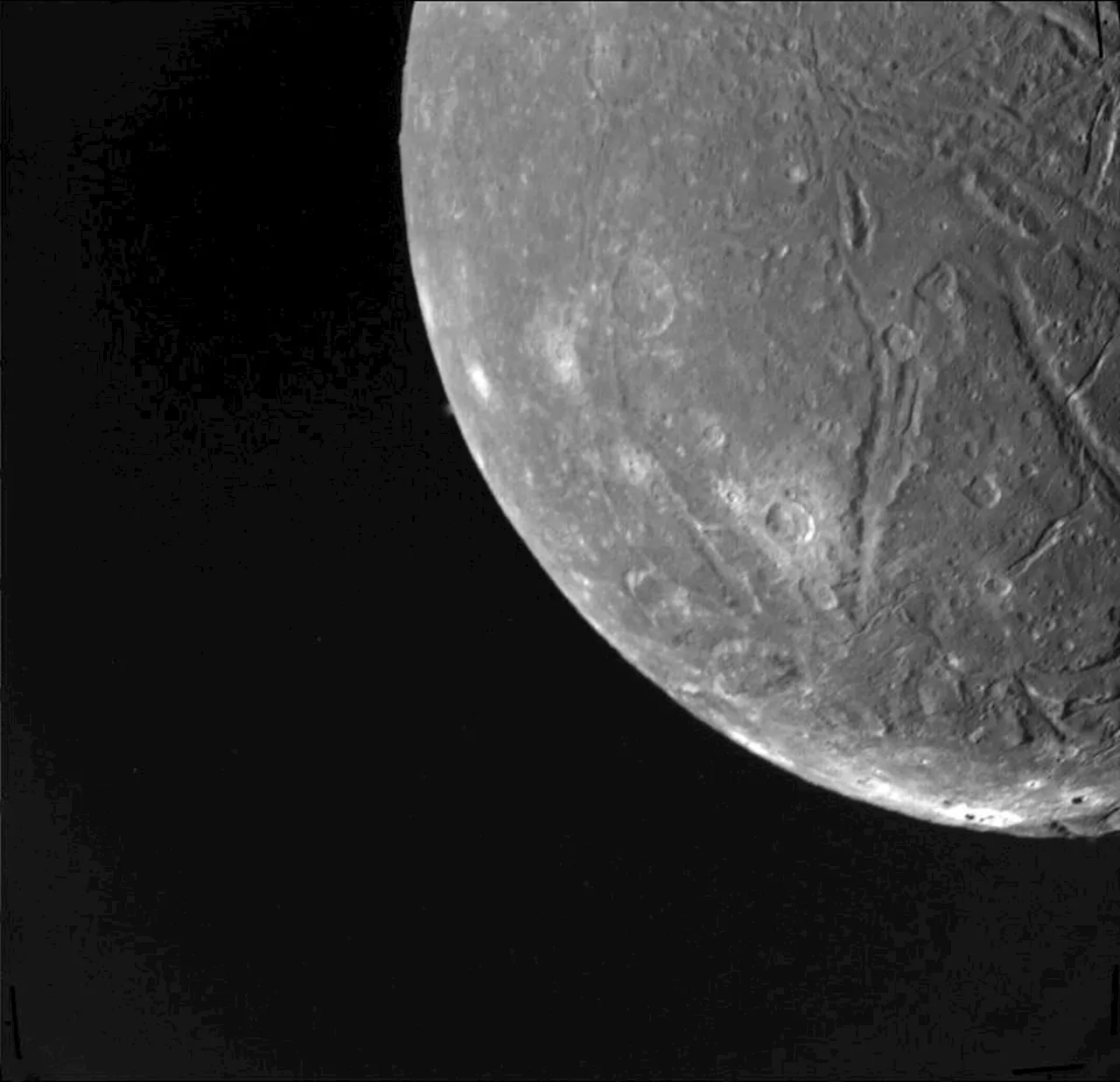 New Research Suggests Uranus' Moon Ariel Formed Through Ocean-Floor-like Spreading