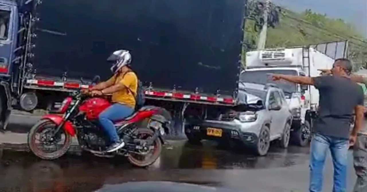 Grave choque múltiple en el Anillo Vial: la movilidad está colapsada