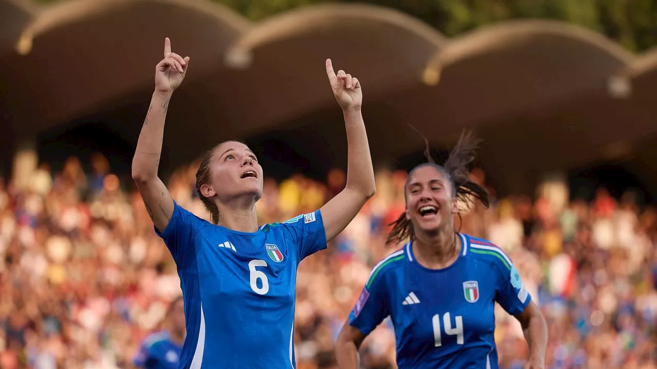 Il calcio femminile ha il suo album Panini: ecco perché queste figurine sono importantissime