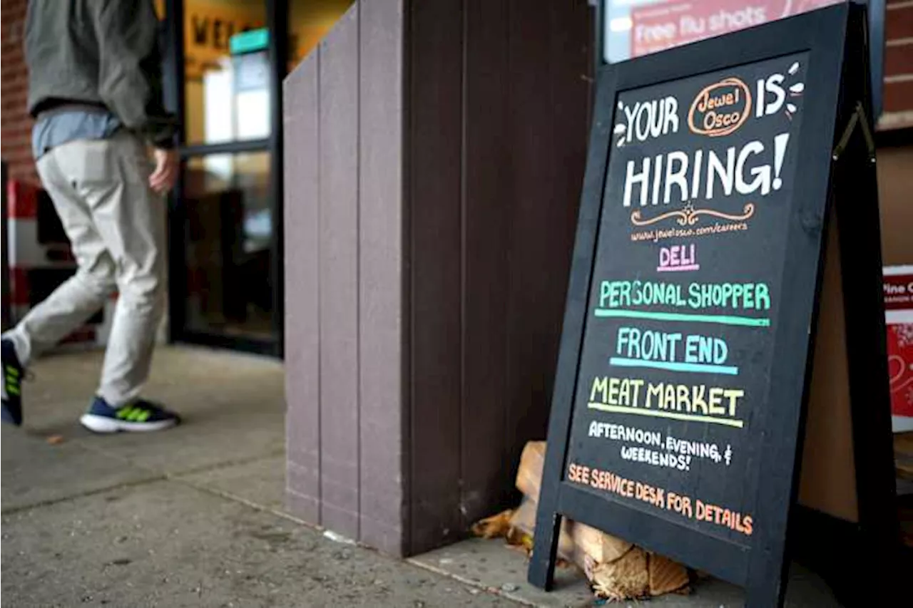 US Unemployment Claims Rise, But Labor Market Remains Healthy