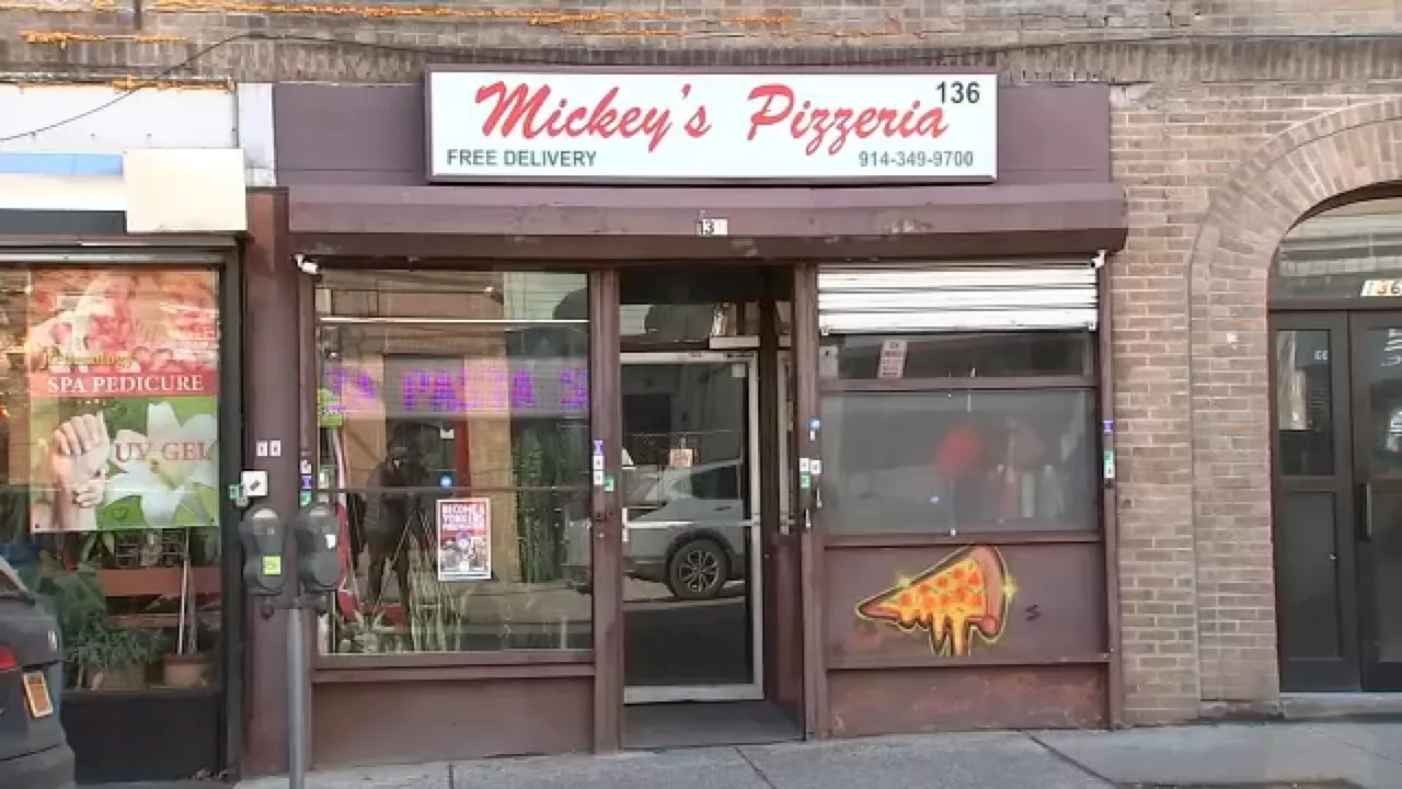 2 teens stabbed to death during melee inside Yonkers pizzeria