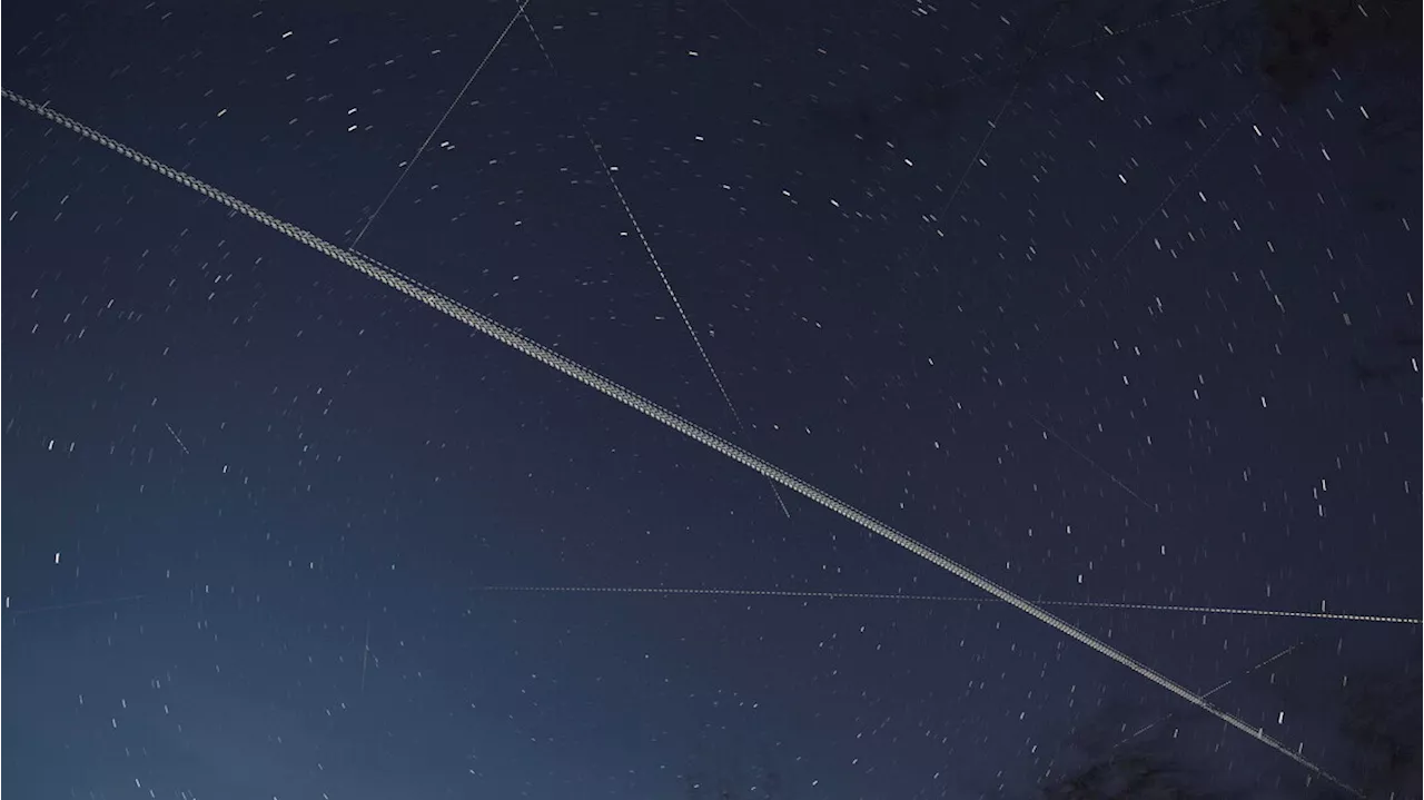 Meteorite di Starlink: Un flusso di satelliti rientra nell'atmosfera