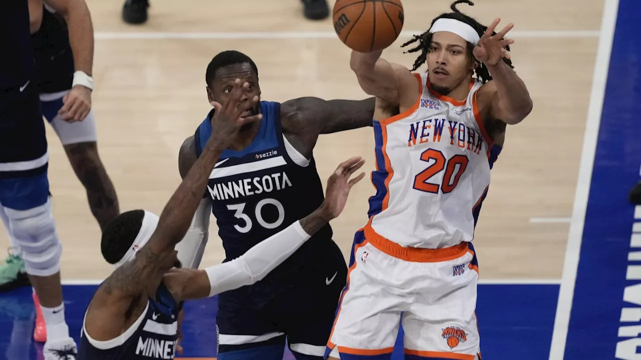 Bucks acquire Jericho Sims from Knicks for Delon Wright