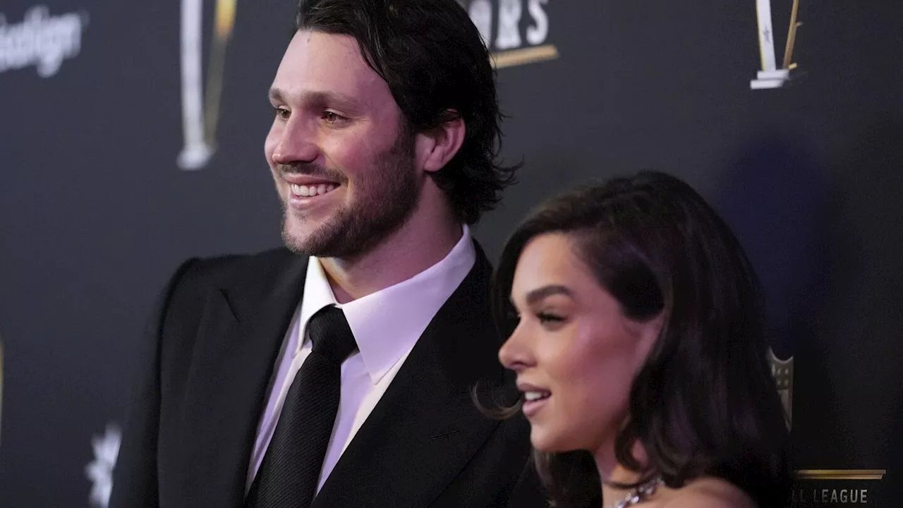 Buffalo Bills quarterback Josh Allen, actor Hailee Steinfeld walk red carpet at NFL Honors