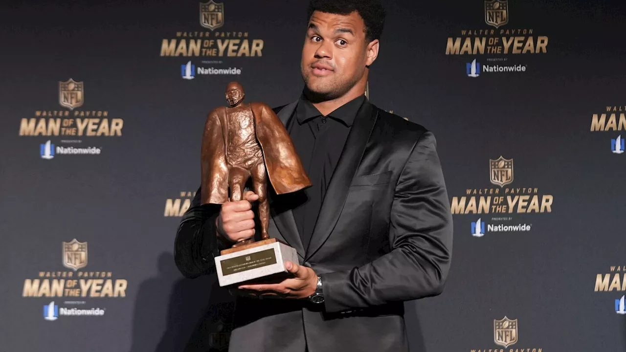 Jaguars' Arik Armstead wins Walter Payton Man of the Year at the NFL Honors event